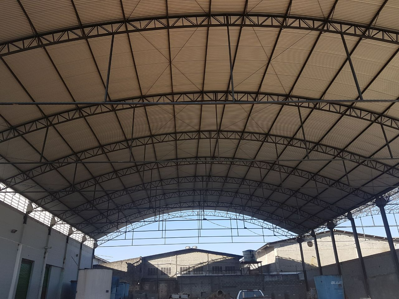 Cobertura metálica instalada